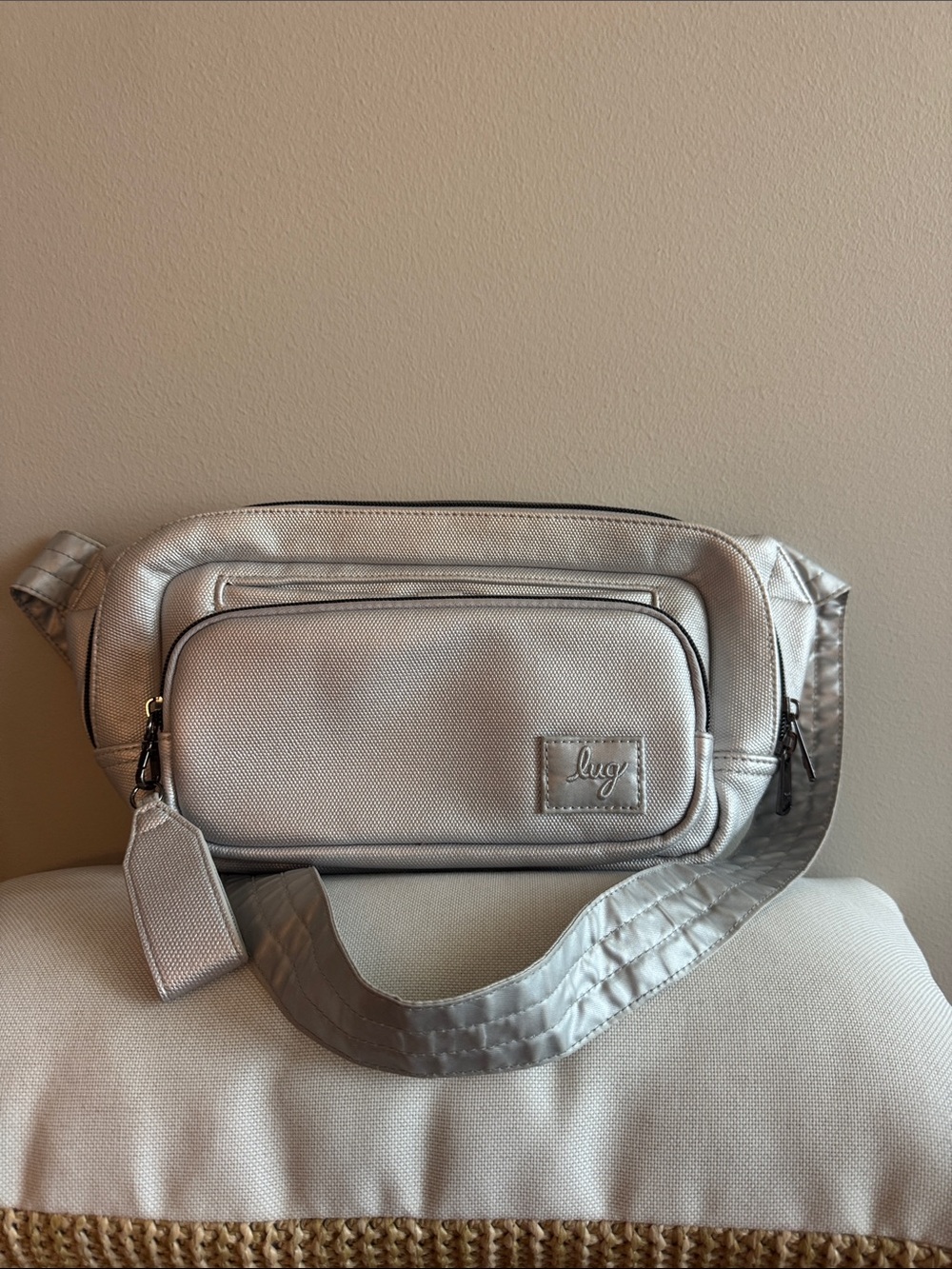 lug Metallic Silver Hitch Matte Luxe Crossbody Sling/Belt Bag